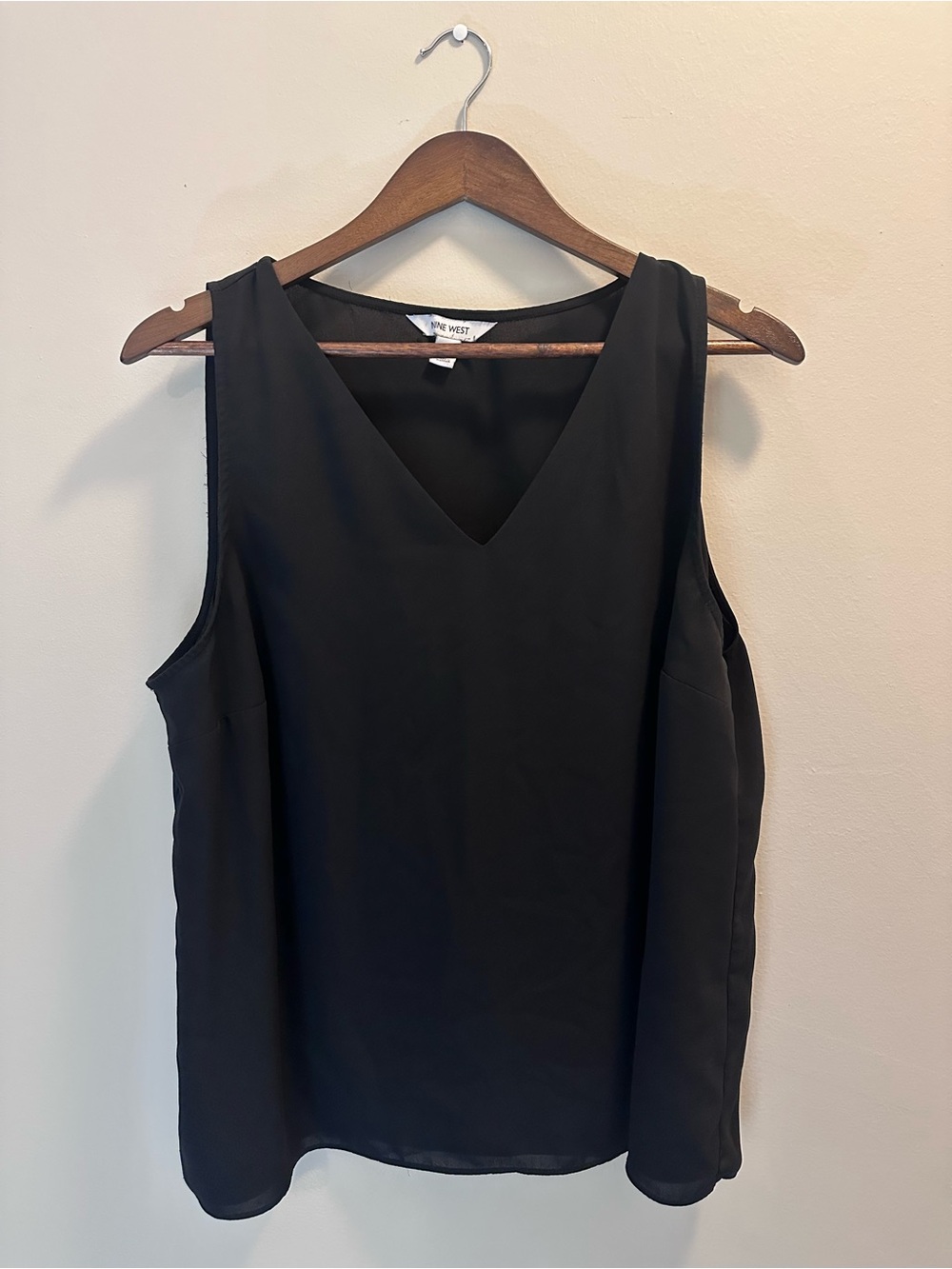 Nine West Black V-Neck Sleeveless Shell Top